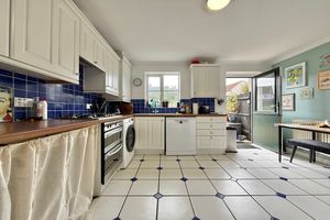 Kitchen/Breakfast Room- click for photo gallery